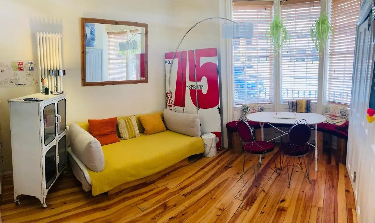 Two Top Central Beach Studios - Also Separate Spa Cabin And Watersports
