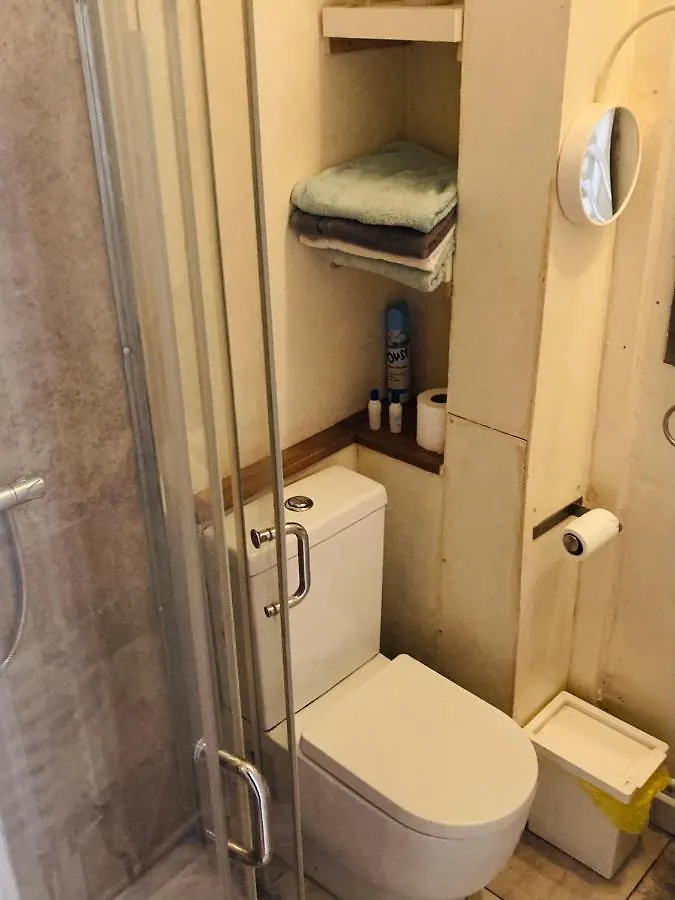 Two Top Central Unique Artisan Beach Studios - Also Separate Spa Cabin 브라이턴 영국