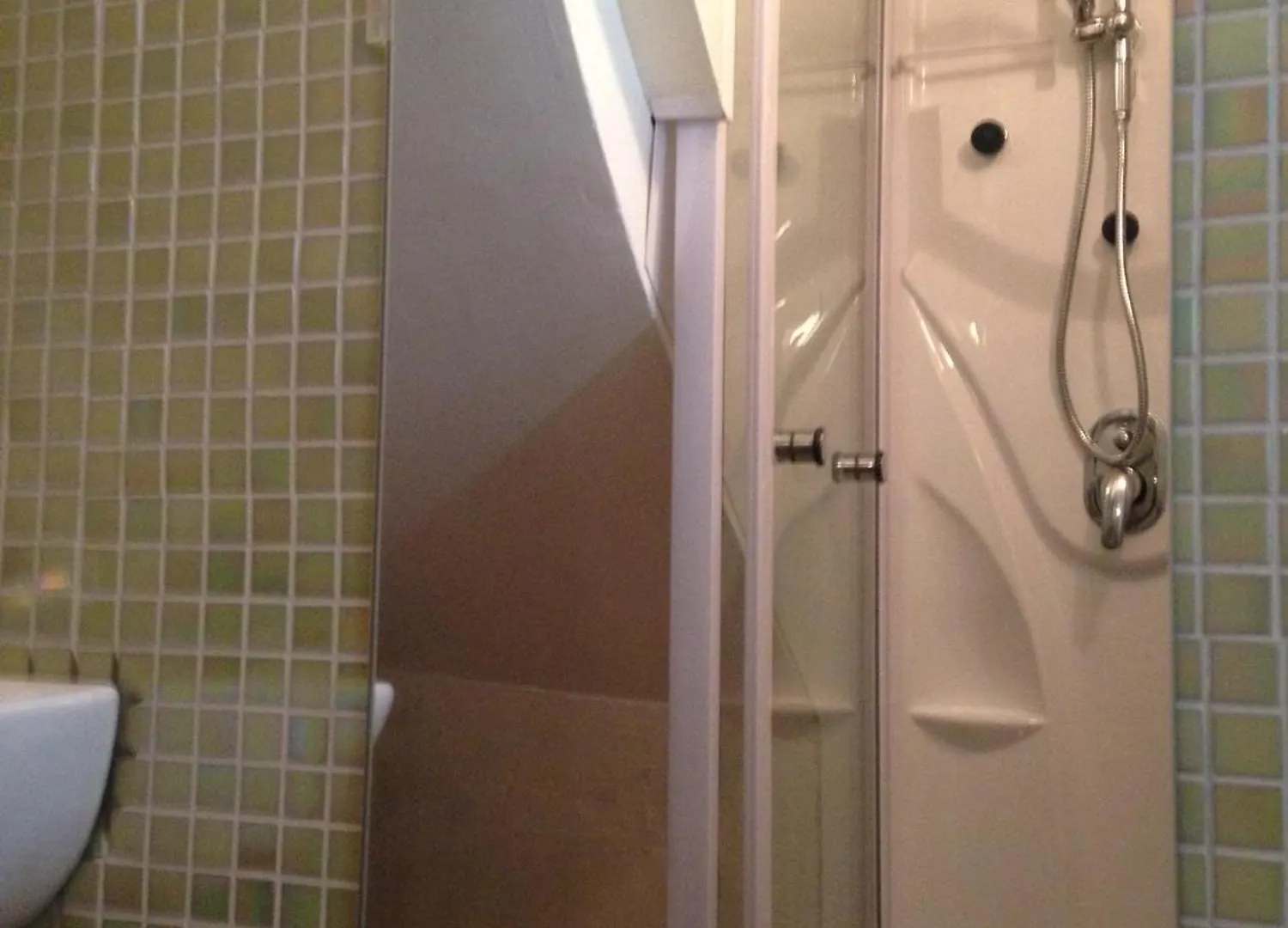 Two Top Central Unique Artisan Beach Studios - Also Separate Spa Cabin Hove